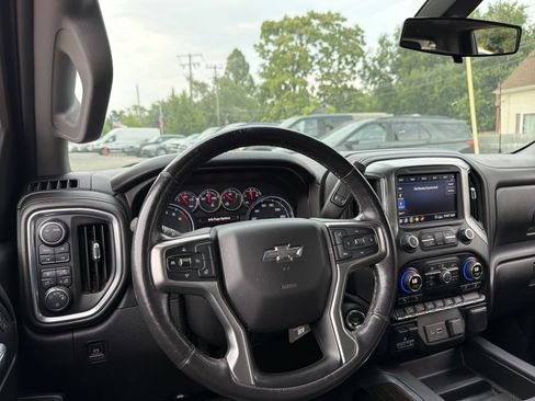 Used 2020 Chevrolet Silverado 1500 LT Trail Boss AWD/4WD image 16