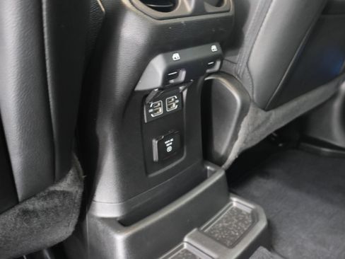 Used 2022 Jeep Wrangler Unlimited Sahara w/ LED Lighting Group AWD/4WD image 35