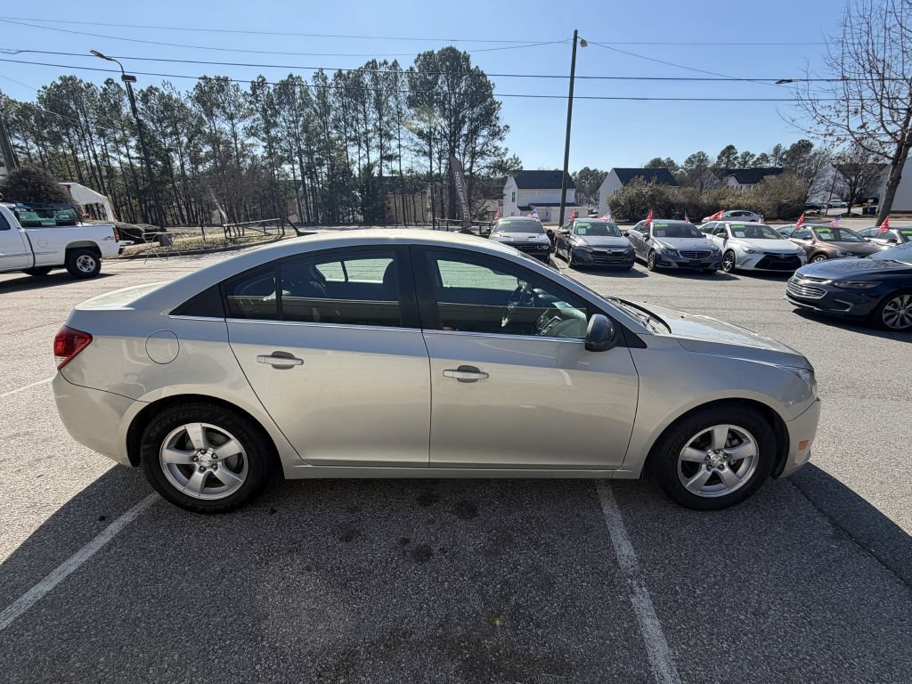 Used 2014 Chevrolet Cruze LT FWD image 4