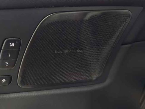 Certified 2023 Volvo XC60 B6 Ultimate w/ Climate Package image 17