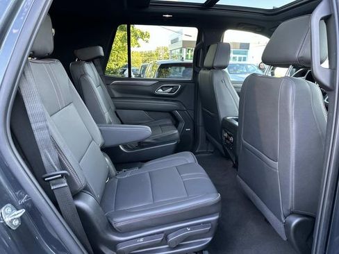 Used 2022 Chevrolet Tahoe RST w/ Luxury Package AWD/4WD image 15