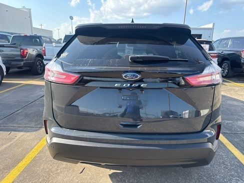 Used 2021 Ford Edge SE FWD image 4