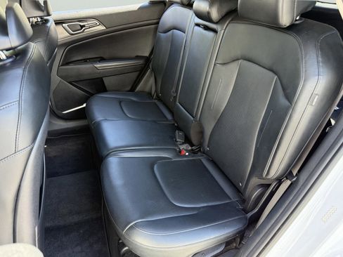 Used 2024 Kia Sportage EX FWD image 24