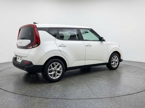 Used 2025 Kia Soul LX w/ LX Technology Package FWD image 7