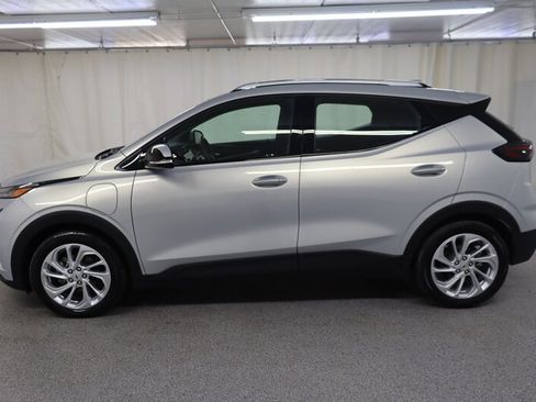 Used 2023 Chevrolet Bolt EUV LT w/ Driver Confidence Package FWD image 4