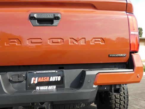 Used 2025 Toyota Tacoma TRD Off-Road w/ TRD Off Road Premium Package image 9