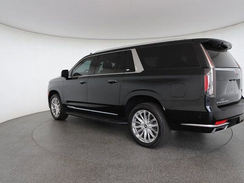 Used 2022 Cadillac Escalade ESV Premium Luxury image 10