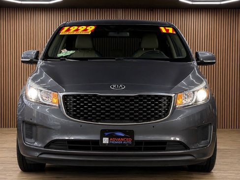 Used 2017 Kia Sedona LX w/ LX Essentials Premium Package FWD image 2