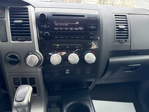 Used 2012 Toyota Tundra 4x4 CrewMax image 25