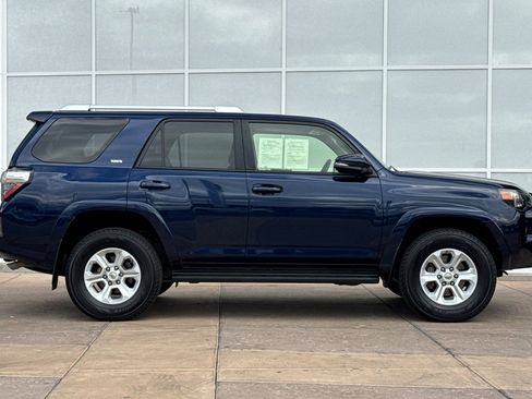 Used 2018 Toyota 4Runner SR5 Premium image 3