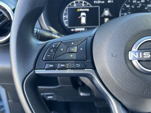 Certified 2023 Nissan Kicks SV image 11