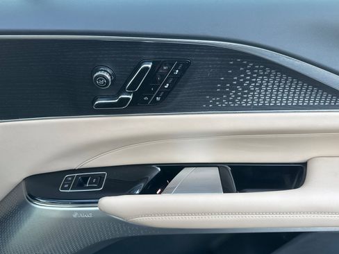 Certified 2025 Cadillac Lyriq Luxury w/ Nappa Leather Package image 20