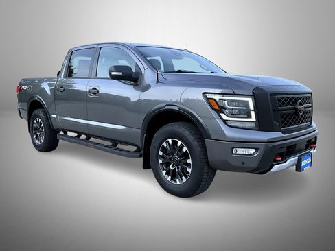Used 2021 Nissan Titan PRO-4X w/ Pro-4x Convenience Package AWD/4WD image 3