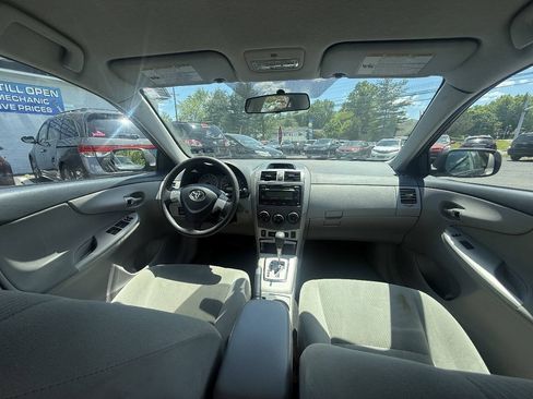 Used 2012 Toyota Corolla LE FWD image 13