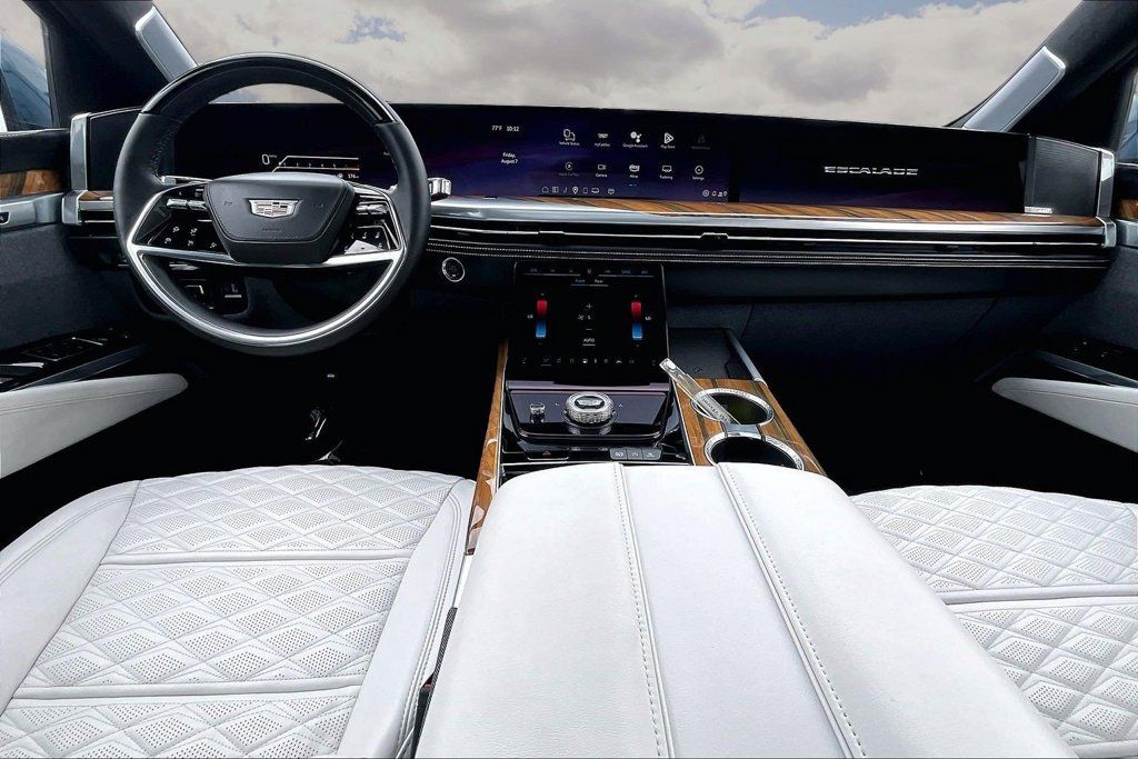 Certified 2025 Cadillac Escalade Sport Platinum AWD/4WD image 7
