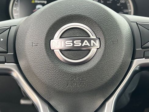 New 2025 Nissan Versa SR FWD image 5
