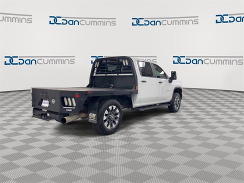 Used 2021 Chevrolet Silverado 2500 Custom w/ Custom Value Package image 8