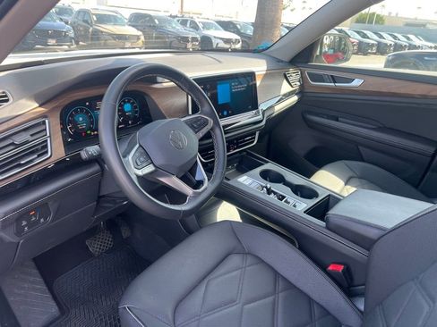 Used 2024 Volkswagen Atlas SE AWD/4WD image 22