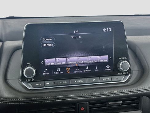 Used 2025 Nissan Rogue S FWD image 21