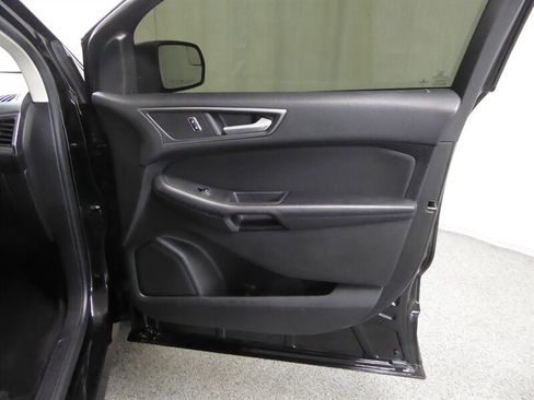 Used 2017 Ford Edge SE image 23