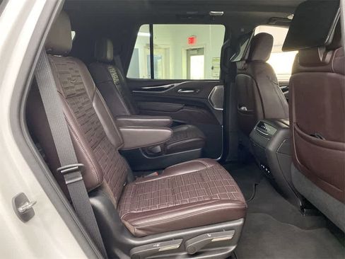 Used 2021 Cadillac Escalade Sport Platinum image 18