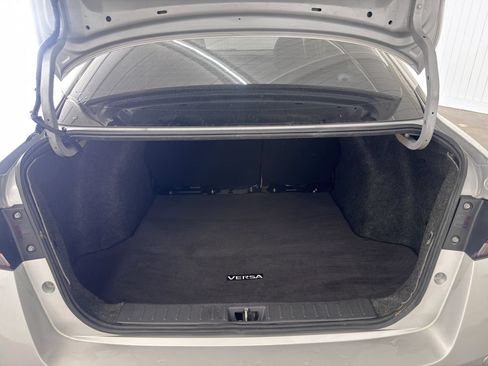 Used 2020 Nissan Versa SV FWD image 13