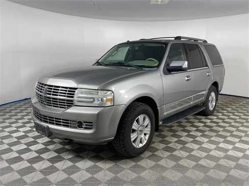 Used 2008 Lincoln Navigator 4WD image 1