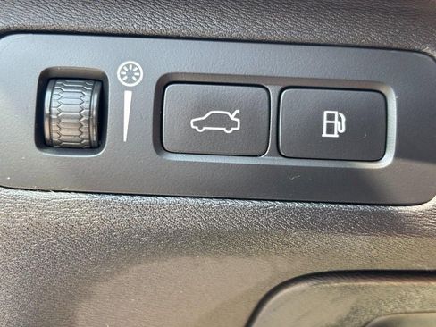 Used 2022 Volvo XC90 T8 Inscription w/ Advanced Package image 17