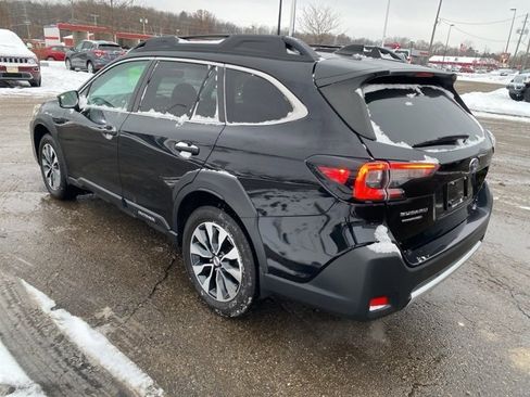 Used 2023 Subaru Outback Limited XT image 9