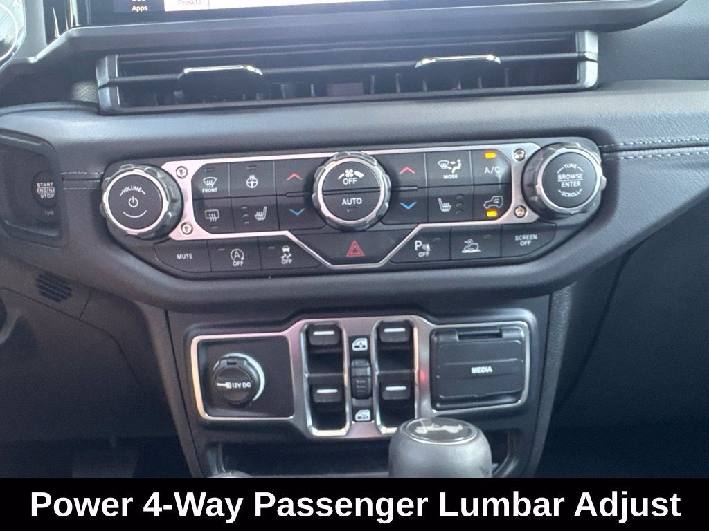New 2026 Jeep Wrangler Unlimited Sahara AWD/4WD image 37