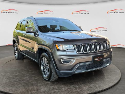 Used 2020 Jeep Grand Cherokee Limited AWD/4WD image 3