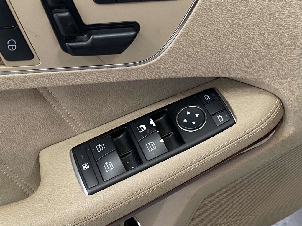Used 2012 Mercedes-Benz E 350 4MATIC Sedan image 20