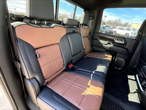 Used 2024 Chevrolet Silverado 2500 High Country w/ High Country Premium Package image 36