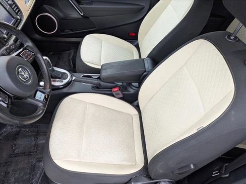 Used 2019 Volkswagen Beetle 2.0T SE image 15