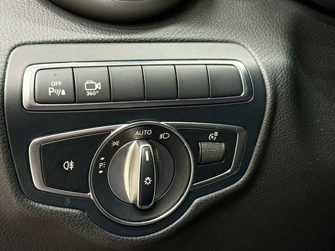 Used 2018 Mercedes-Benz GLC 300 4MATIC image 11