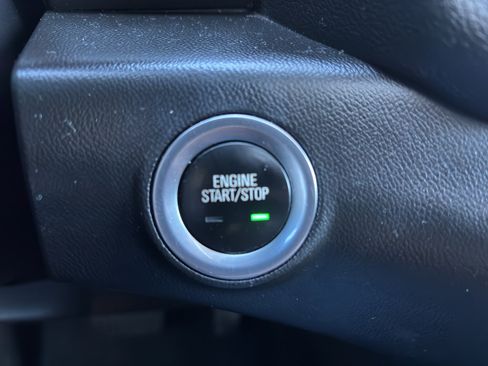 Used 2021 GMC Terrain SLT w/ Infotainment Package II image 18