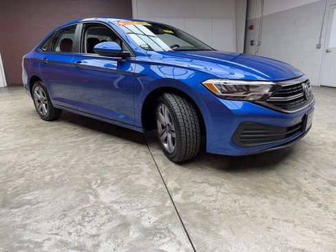 Used 2024 Volkswagen Jetta SE image 7