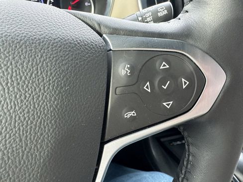 Used 2022 Chevrolet Traverse Premier image 21