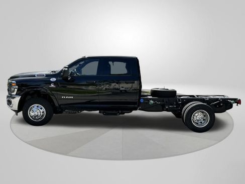 New 2025 RAM 3500 Big Horn image 4