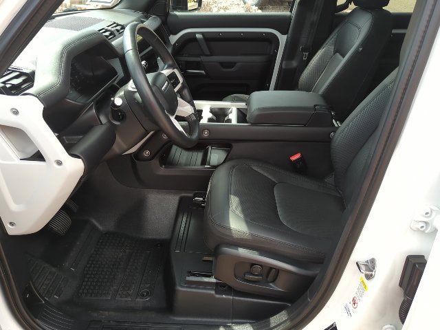 Used 2025 Land Rover Defender 110 S AWD/4WD image 15