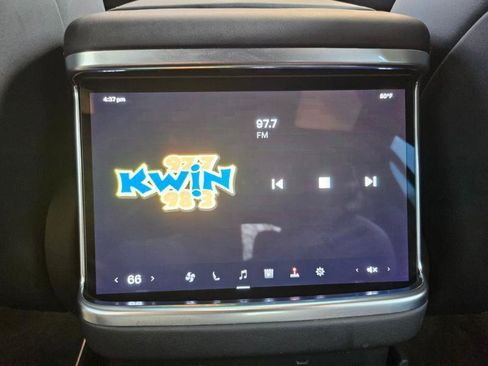 Used 2023 Tesla Model X image 70