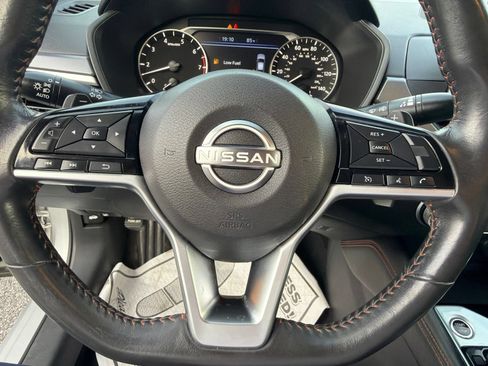 Used 2023 Nissan Altima 2.5 SR FWD image 14