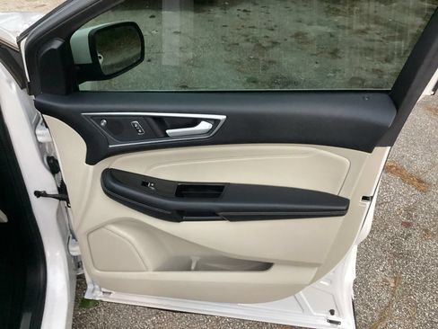 Used 2019 Ford Edge Titanium w/ Equipment Group 301A FWD image 29