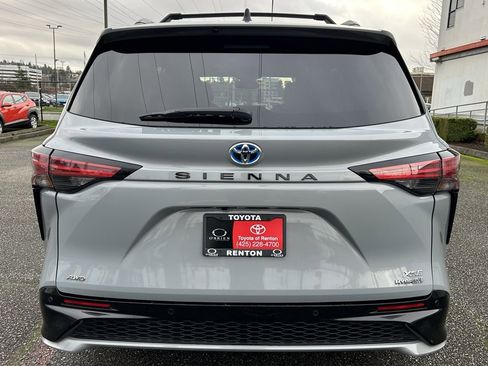 Certified 2023 Toyota Sienna XSE image 6