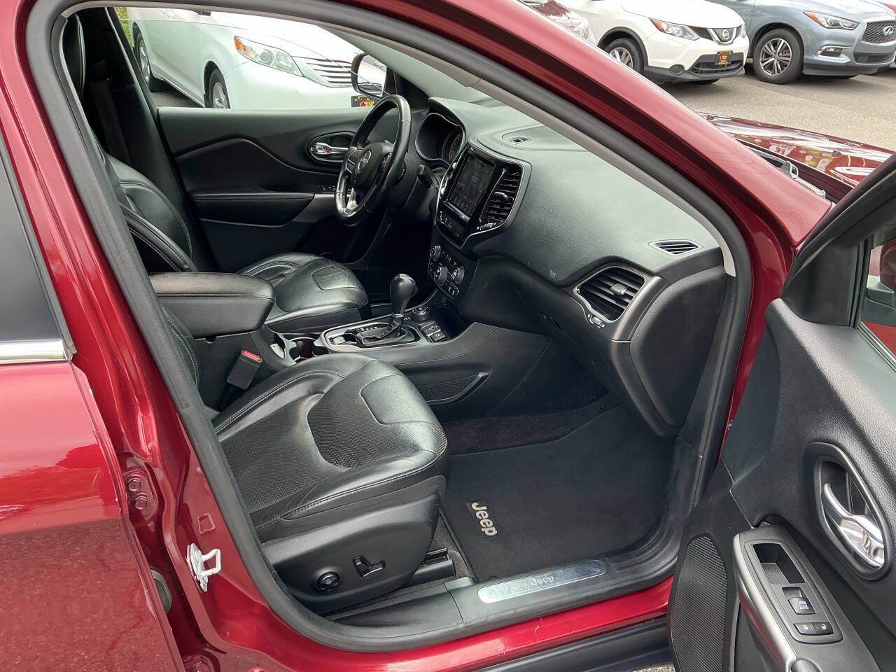 Used 2019 Jeep Cherokee Limited AWD/4WD image 26