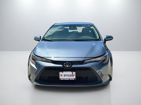 Used 2022 Toyota Corolla LE FWD image 2