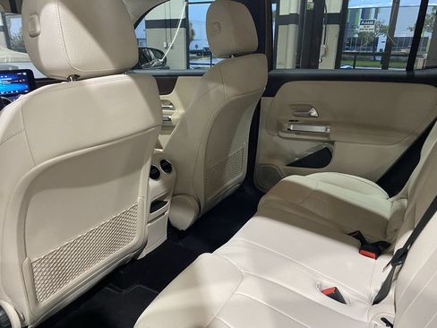 Used 2022 Mercedes-Benz GLB 250 image 5