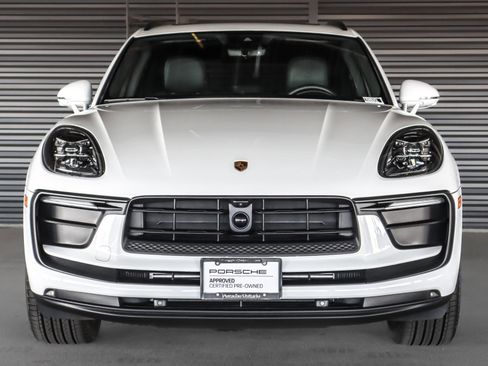 Certified 2026 Porsche Macan AWD/4WD image 8