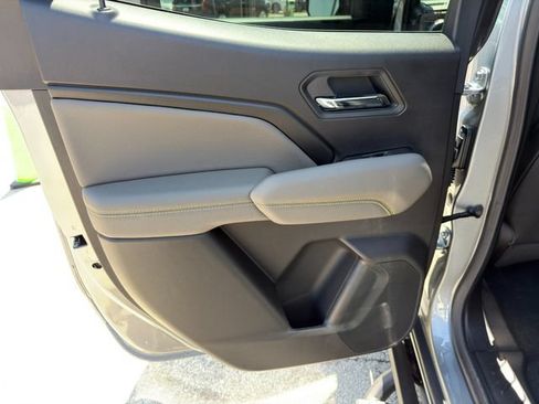 Used 2025 Chevrolet Colorado ZR2 w/ Technology Package AWD/4WD image 22