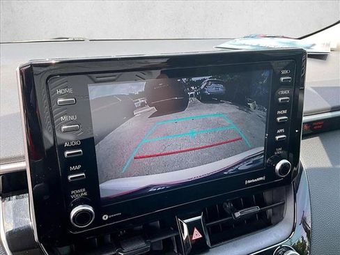 Used 2021 Toyota Corolla LE FWD image 23